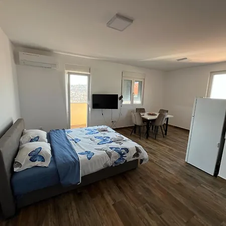 Mimura Stan 2 * بلغراد